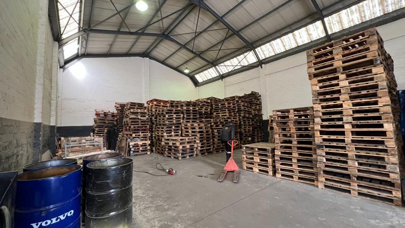 To Let commercial Property for Rent in Killarney Gardens Western Cape